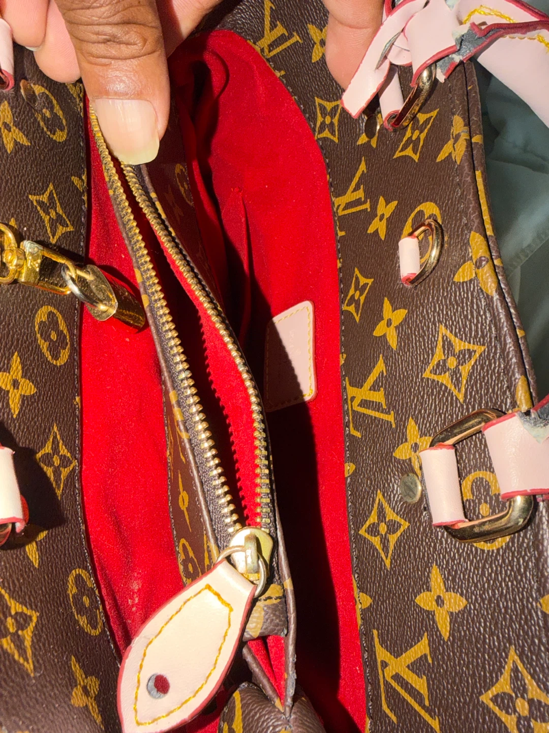 Louis Vuitton Monogram Tote Bag - photo 4
