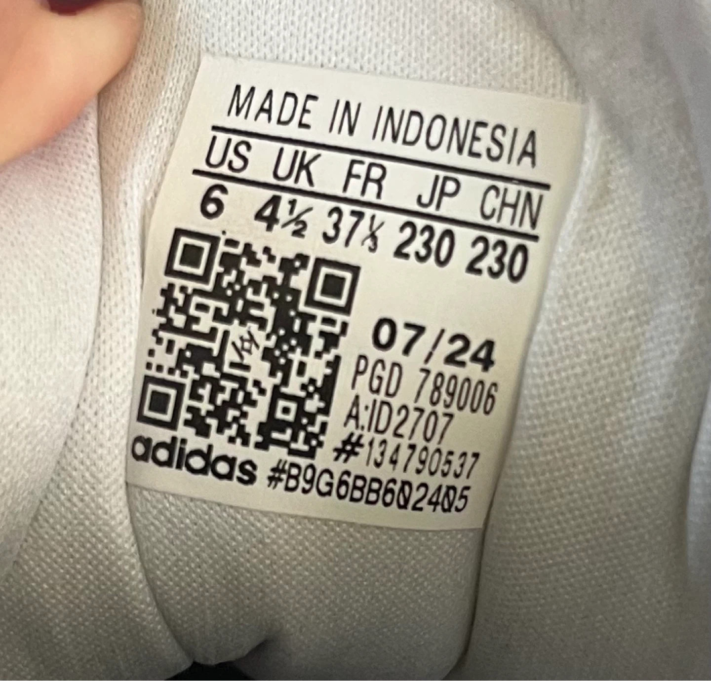 Adidas White Running Shoes - Size 6 US - photo 4