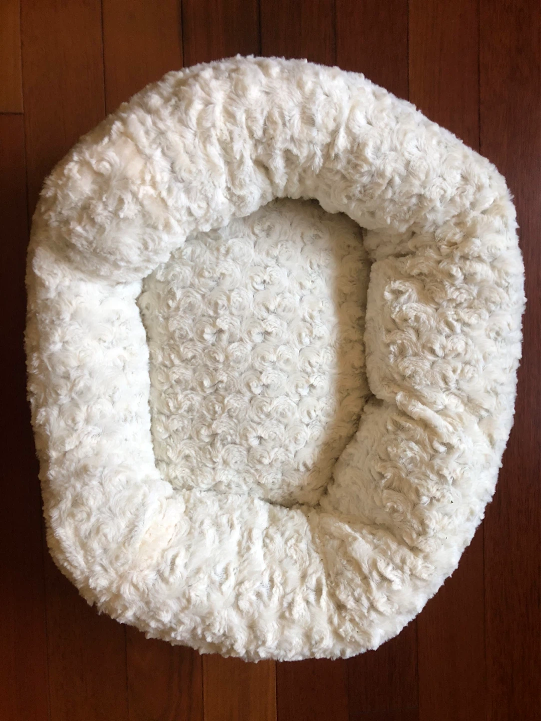Plush White Pet Bed - photo 3