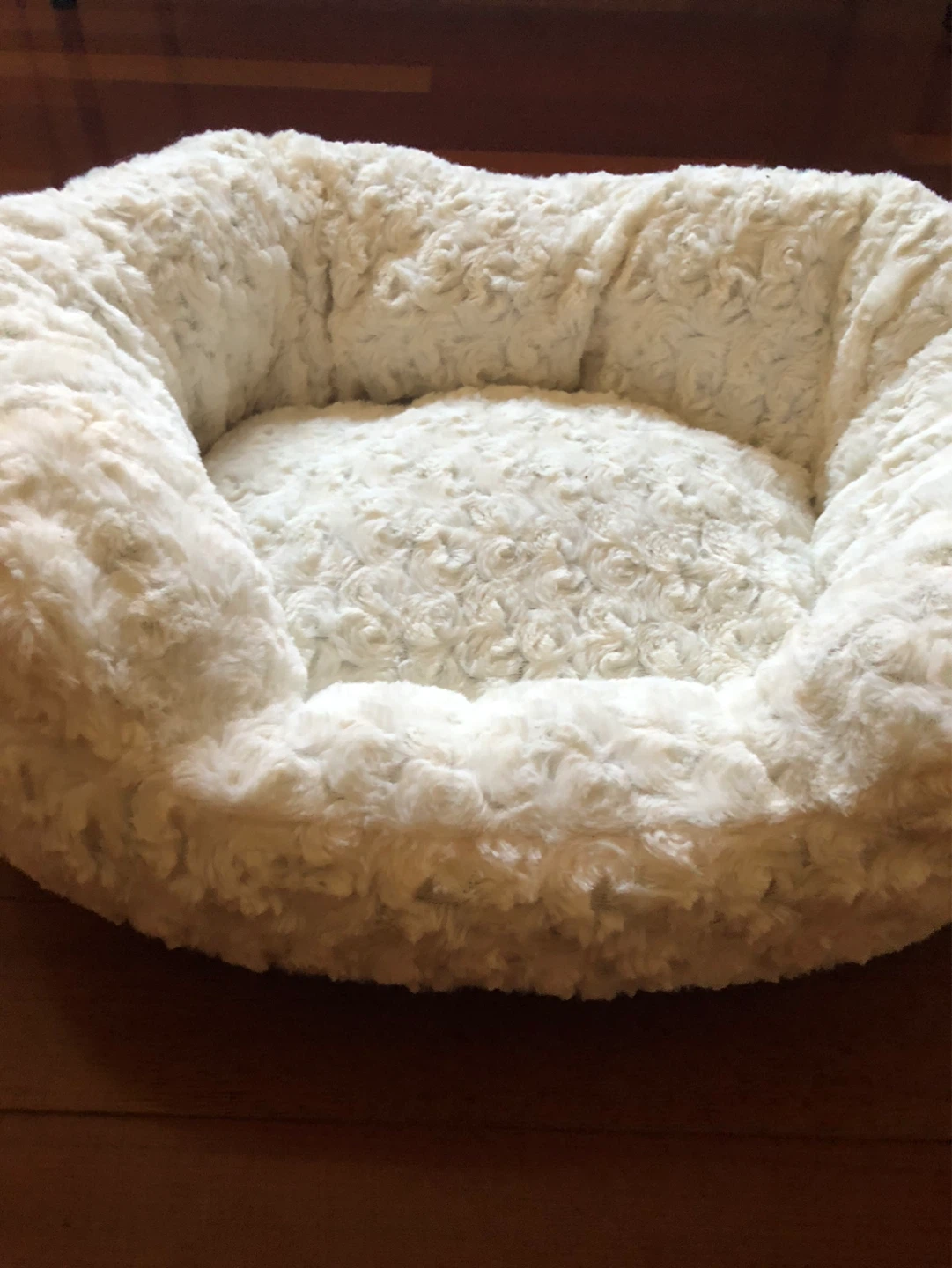 Plush White Pet Bed - photo 2