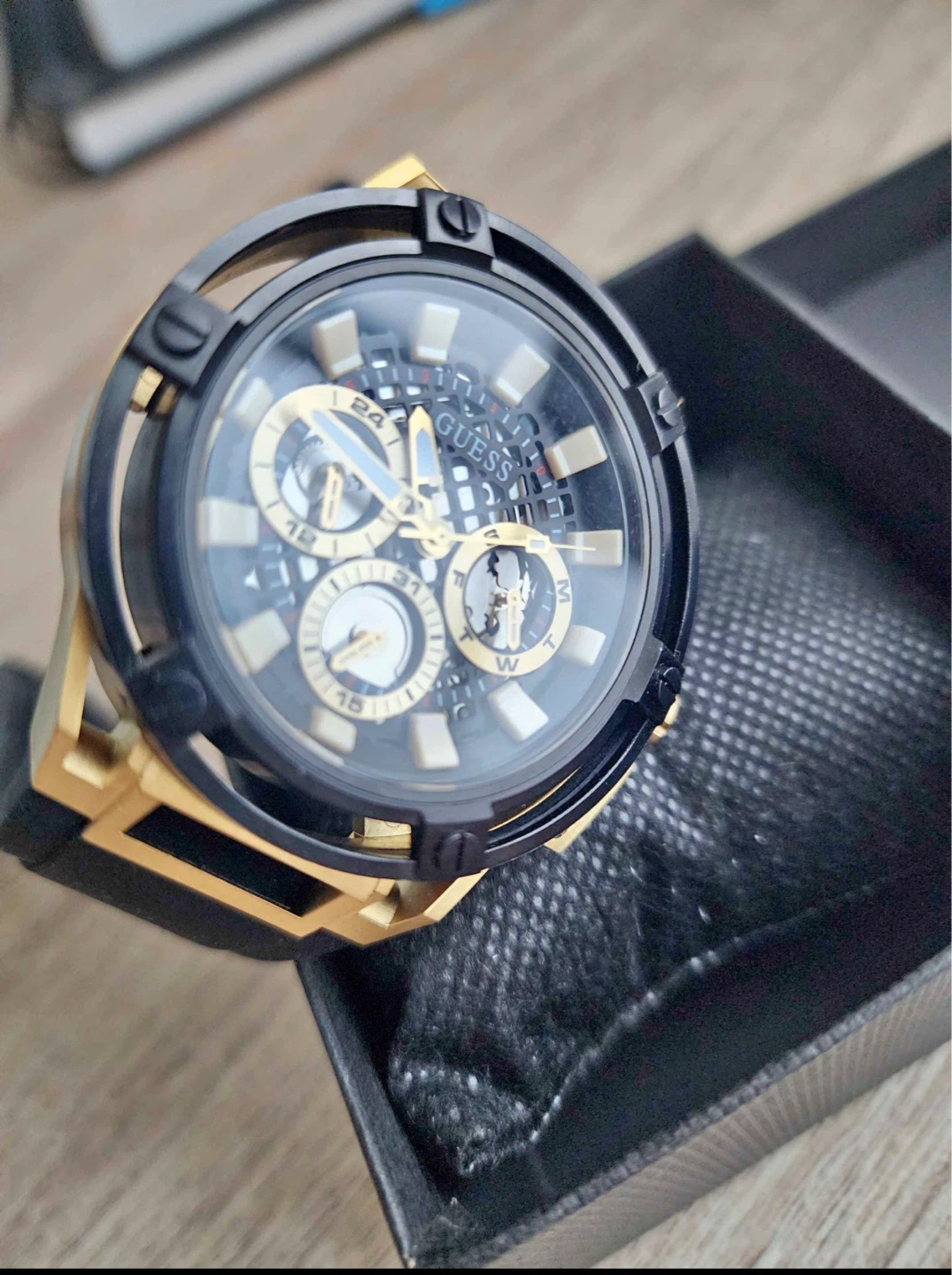 Guess Watch