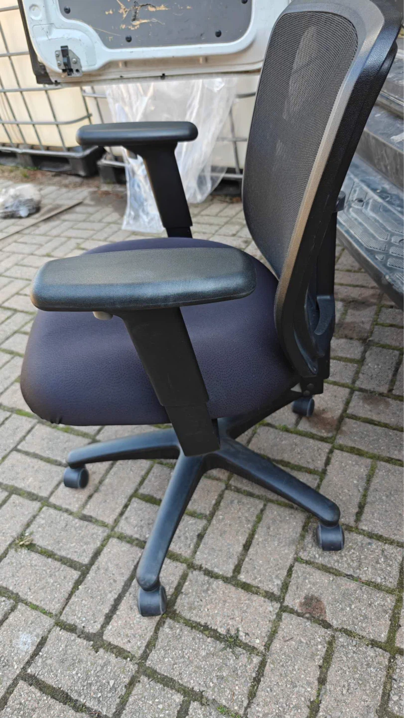 Black Mesh Back Office Chair - photo 4