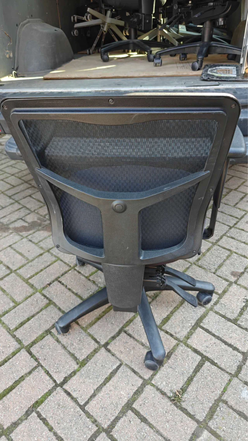 Black Mesh Back Office Chair - photo 3