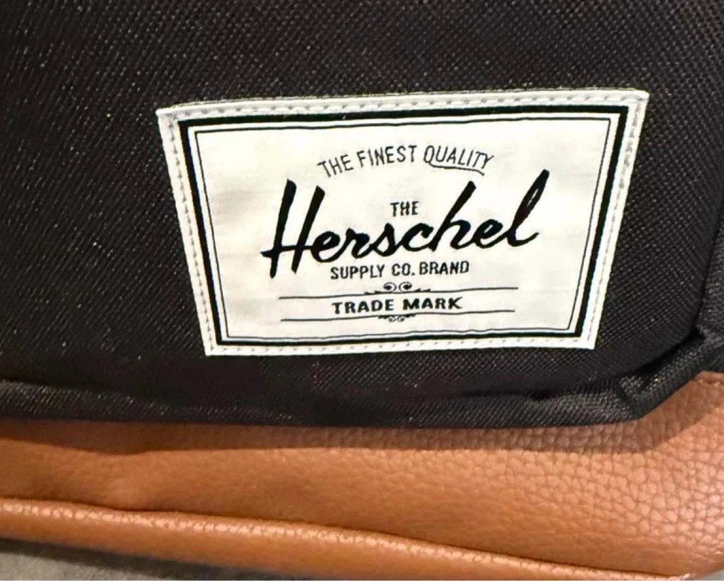 Herschel Backpack - pop quiz NEW TAGS ON - photo 3