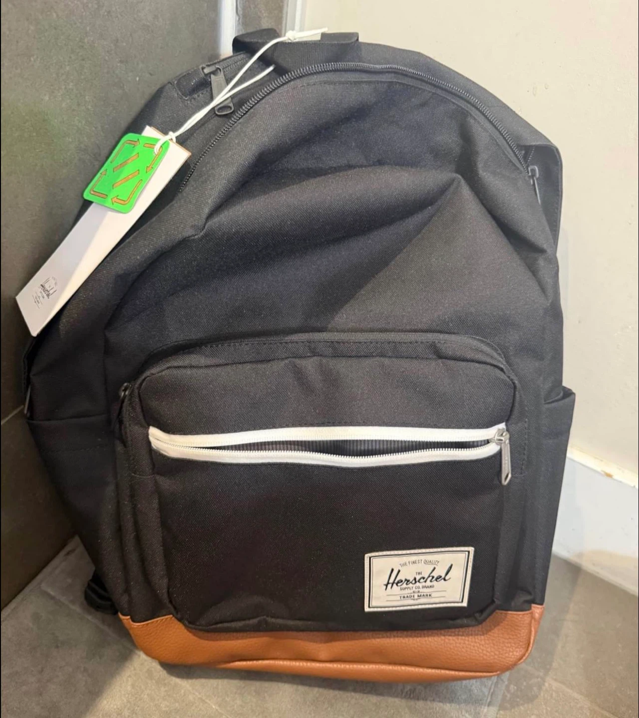 Herschel Backpack - pop quiz NEW TAGS ON