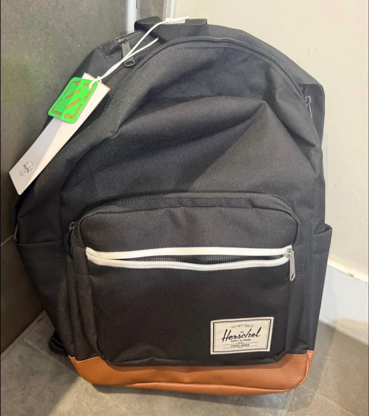 Herschel Backpack - pop quiz NEW TAGS ON