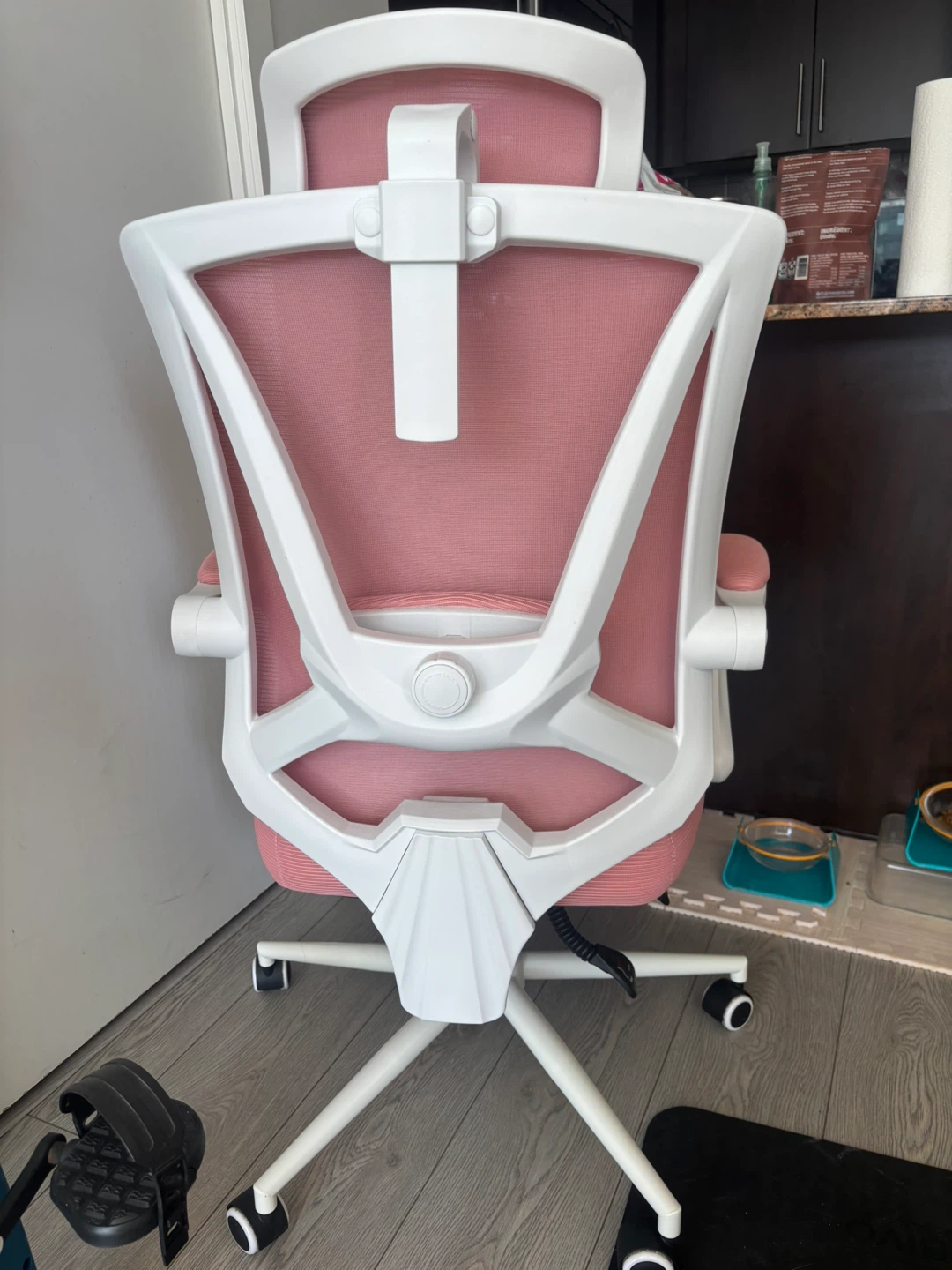 Ergonomic Office Chair with Footrest - Pink - photo 3