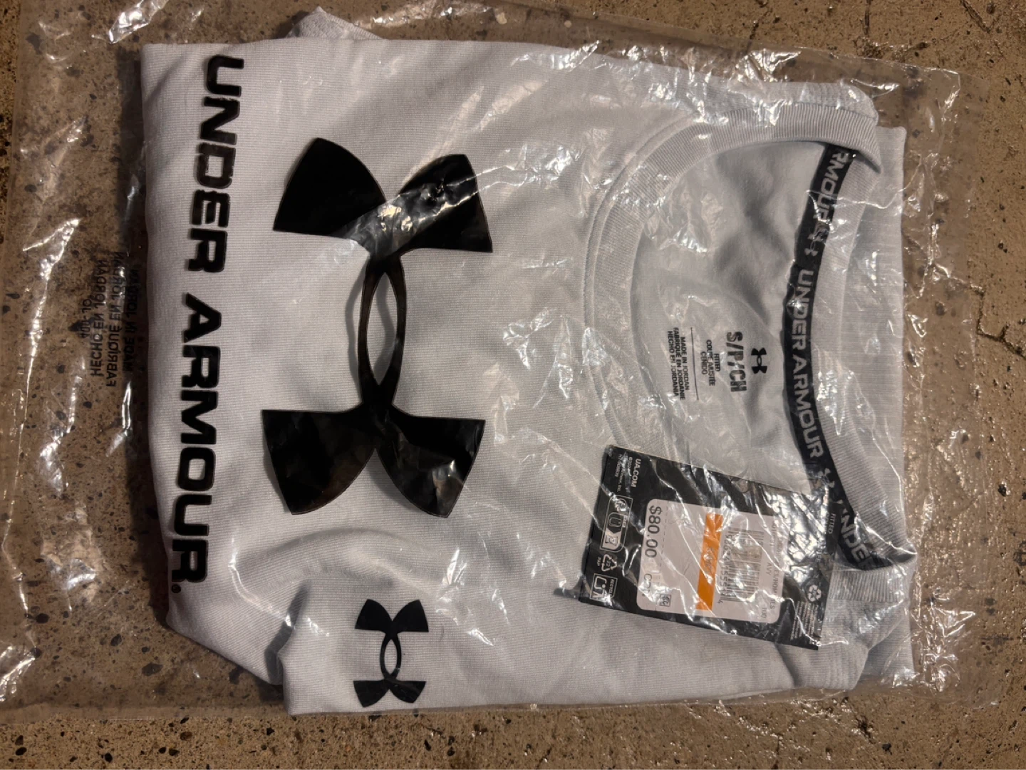Under Armour  T-Shirt size small