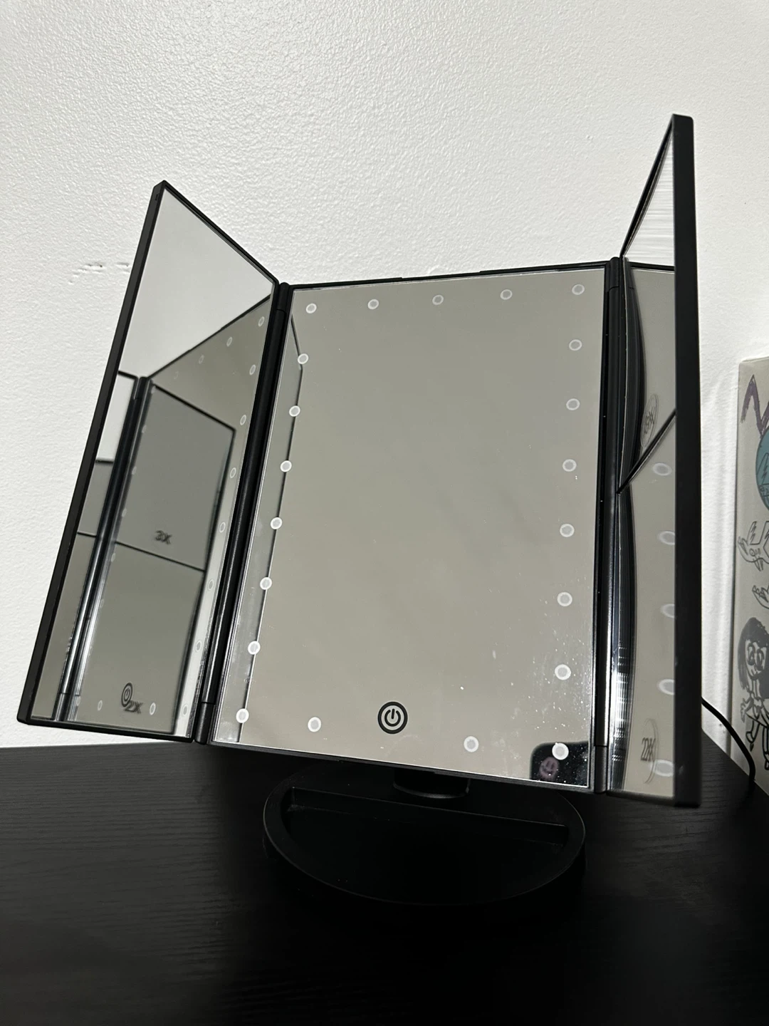 Tri-fold LED Makeup Mirror - photo 2