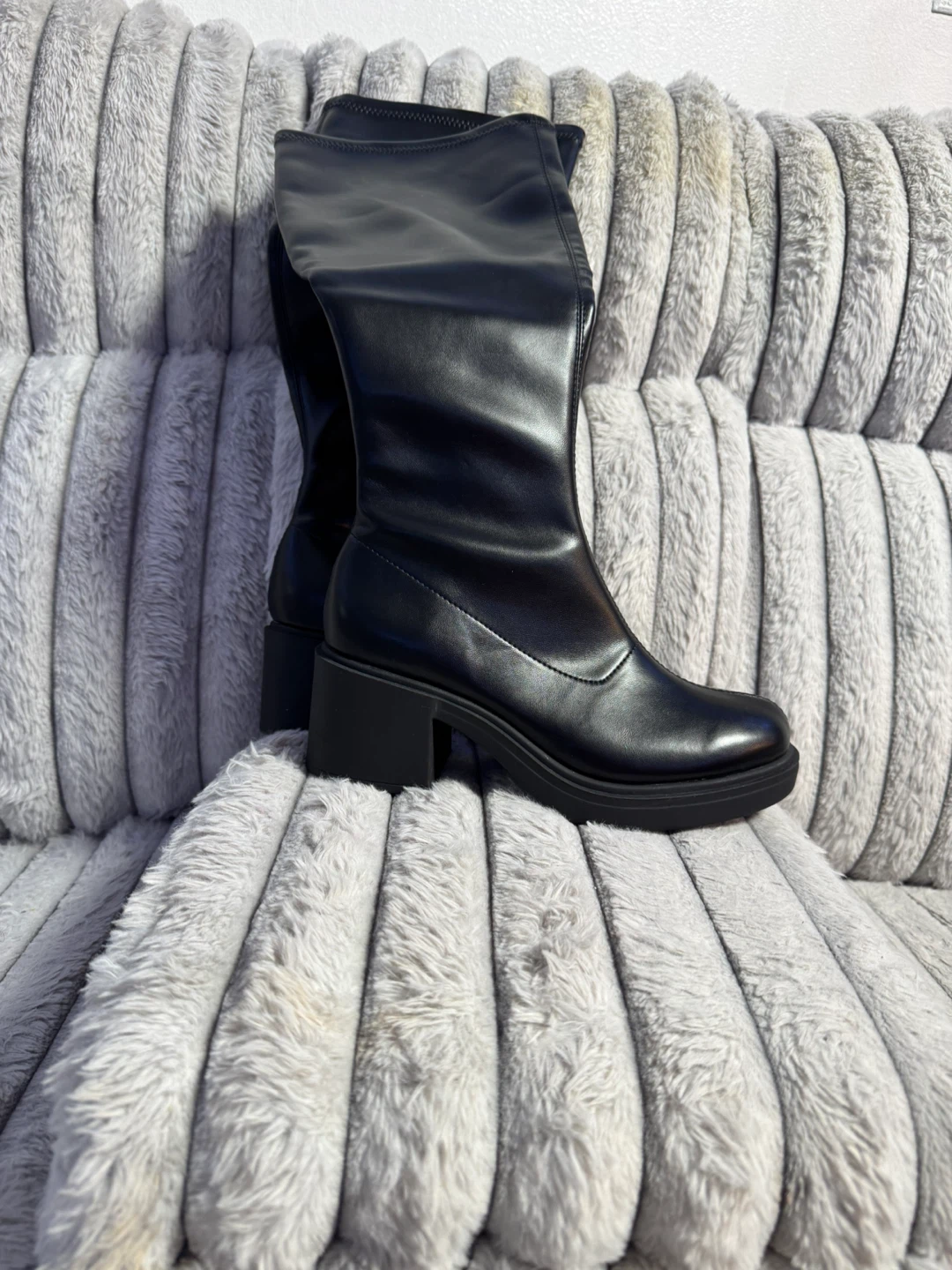 Black Knee High Boots - photo 4
