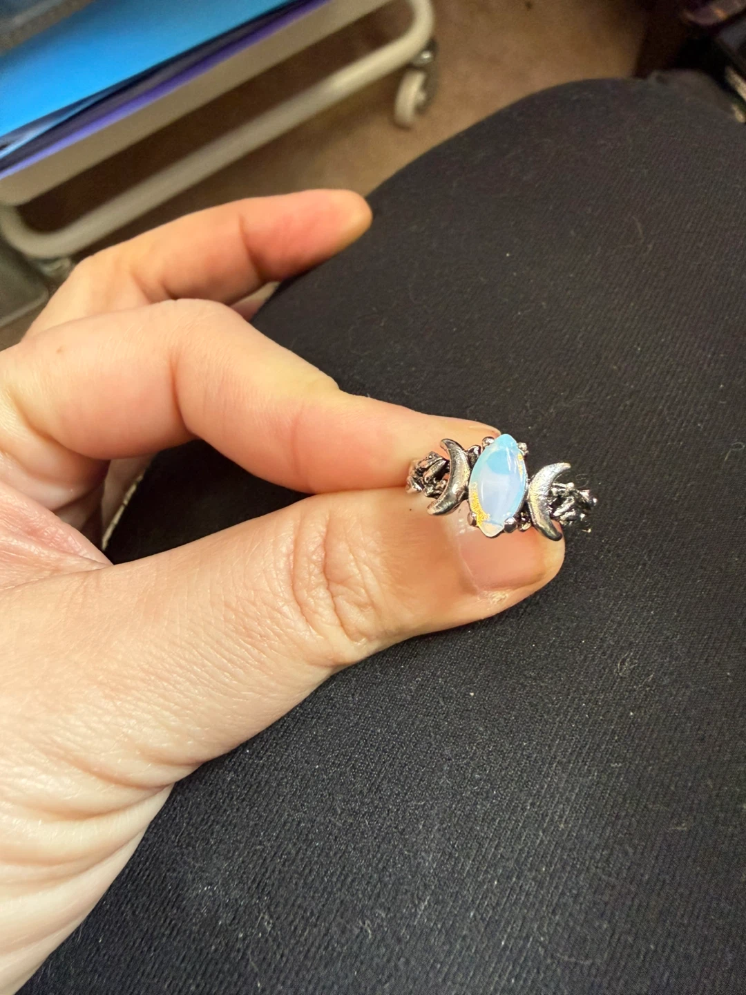 Silver tone ring with opal moon  stone - photo 2