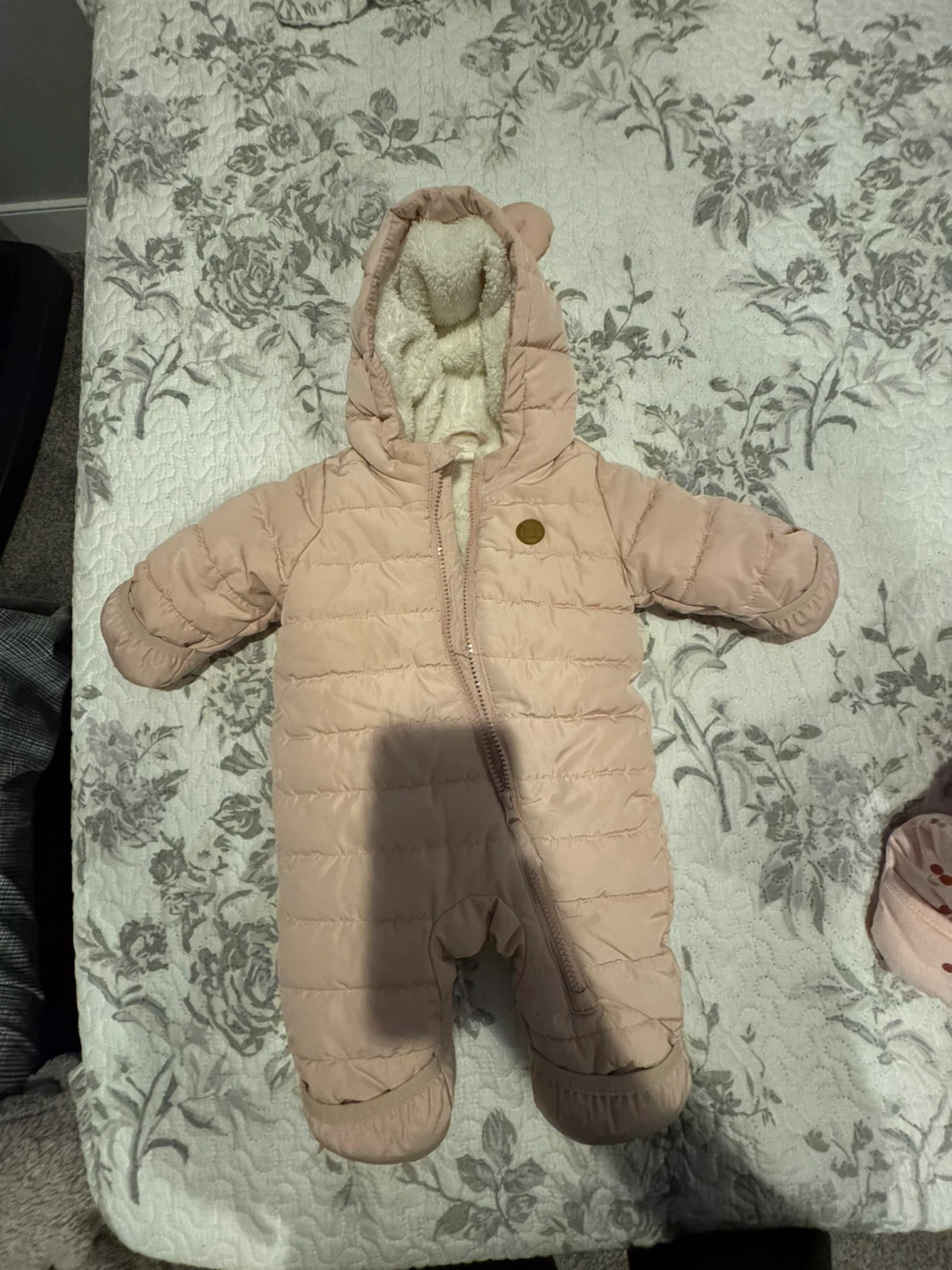 H&M Baby Pink Cherry Print Snowsuit 1-2M - photo 2
