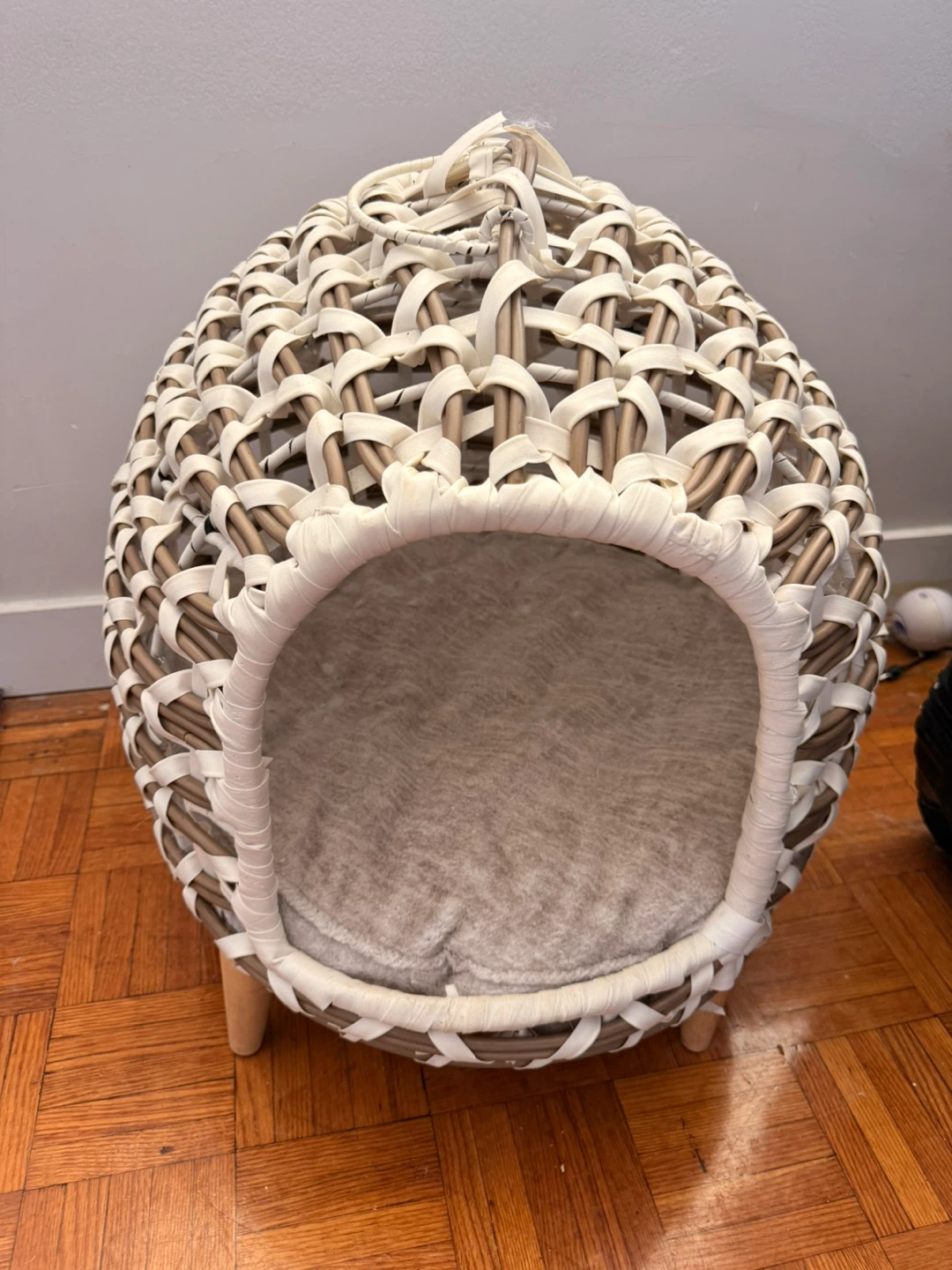 Woven Pet Bed with Cushion
