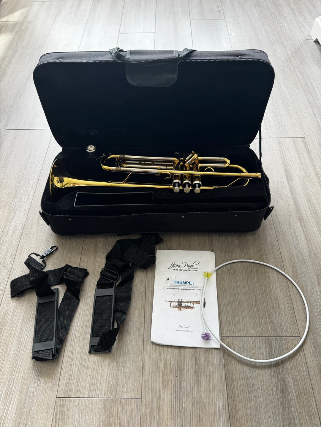 Jean Paul Trumpet with Case & Cleaning Set - photo 4