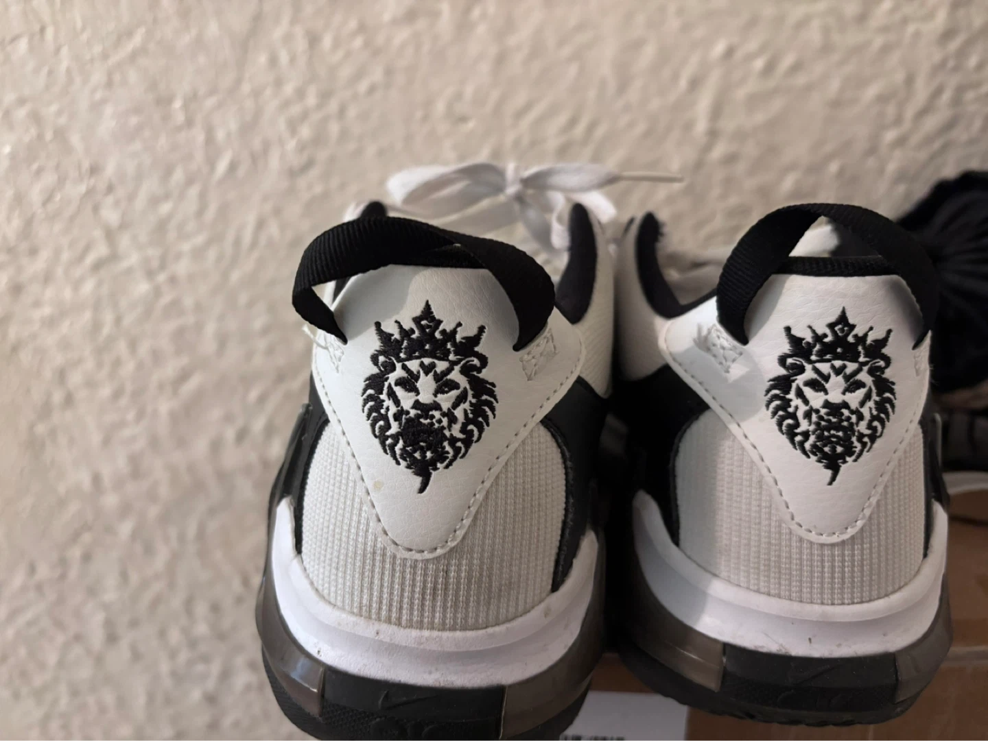 Nike LeBron Witness 6 Basketball Shoes
