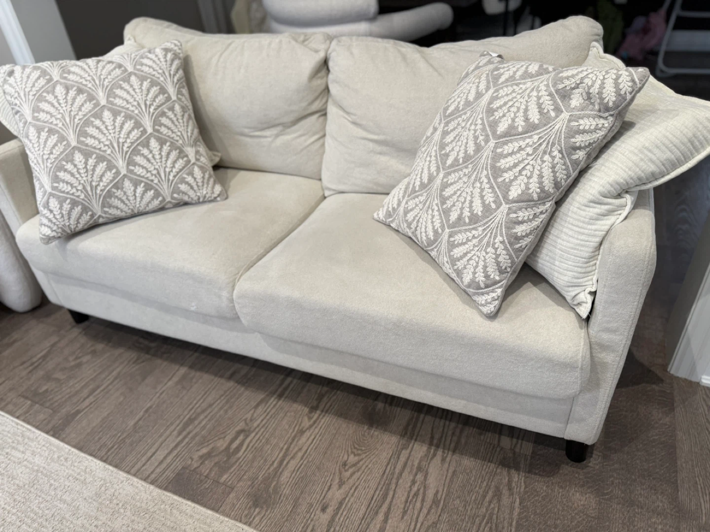 Cream 2-Seater Sofa with Pillows - photo 2
