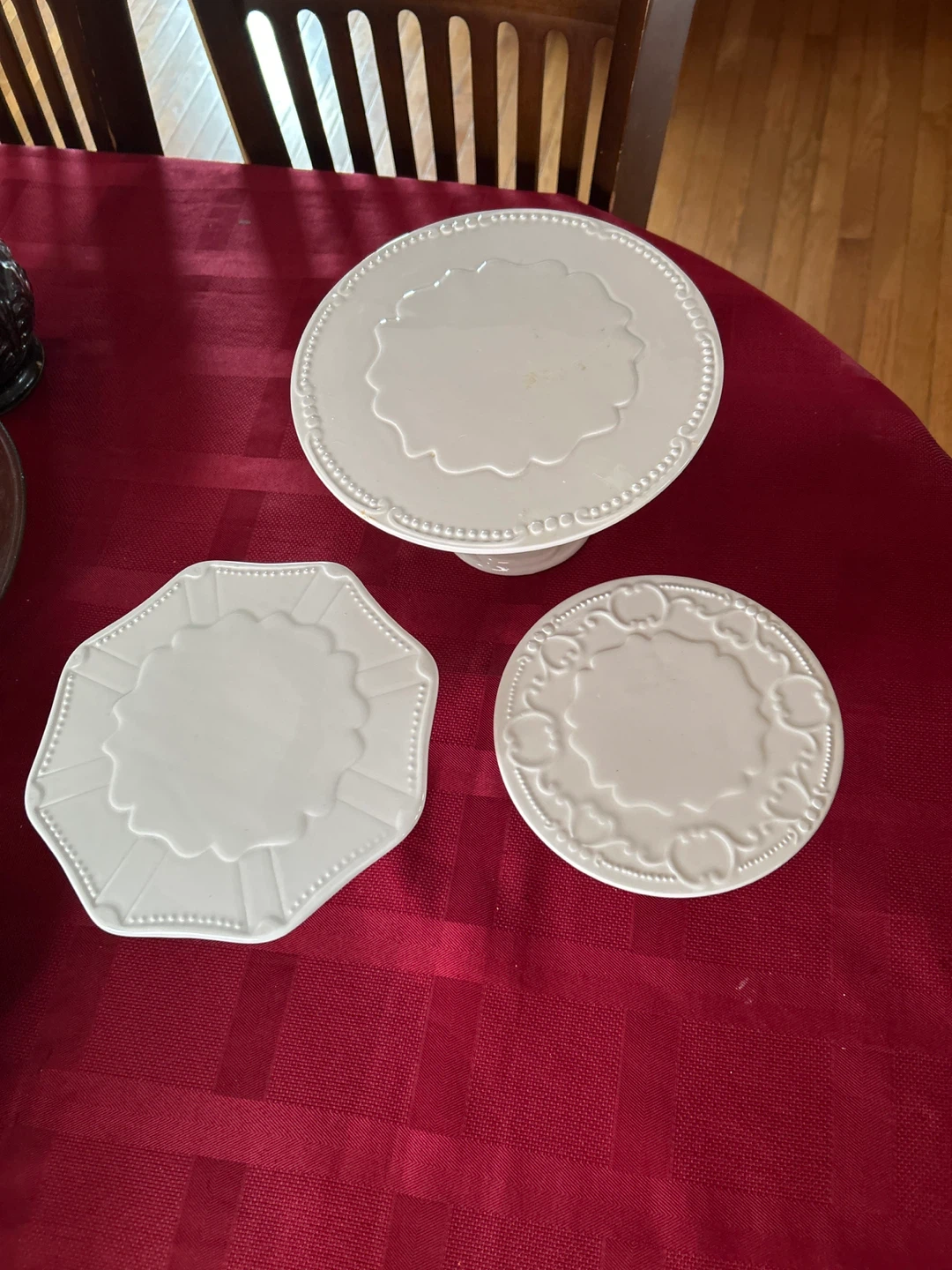White Ceramic Cake Stand Set - photo 2