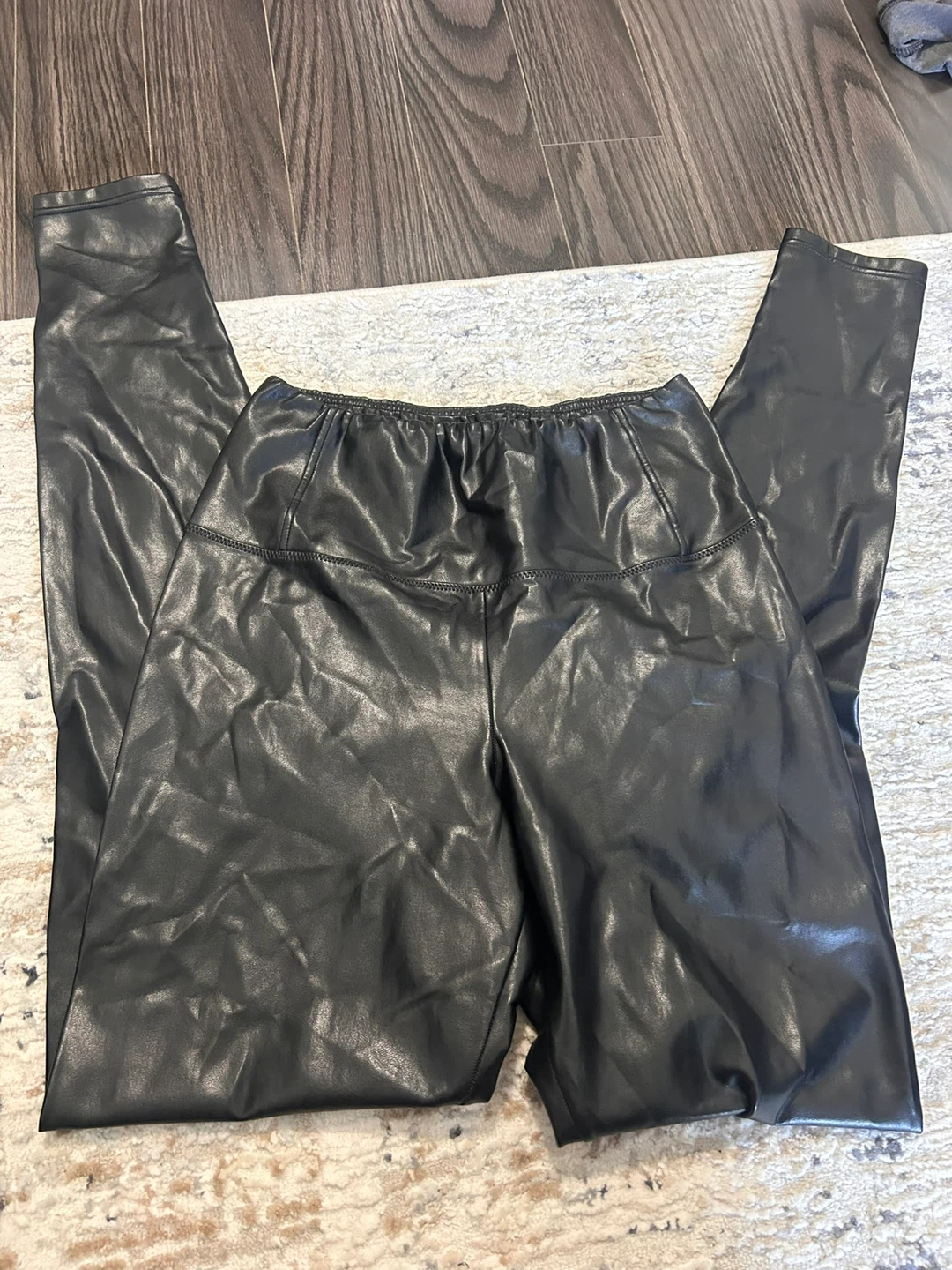 Wilfred faux leather leggings size small - fabric from Japan - photo 3