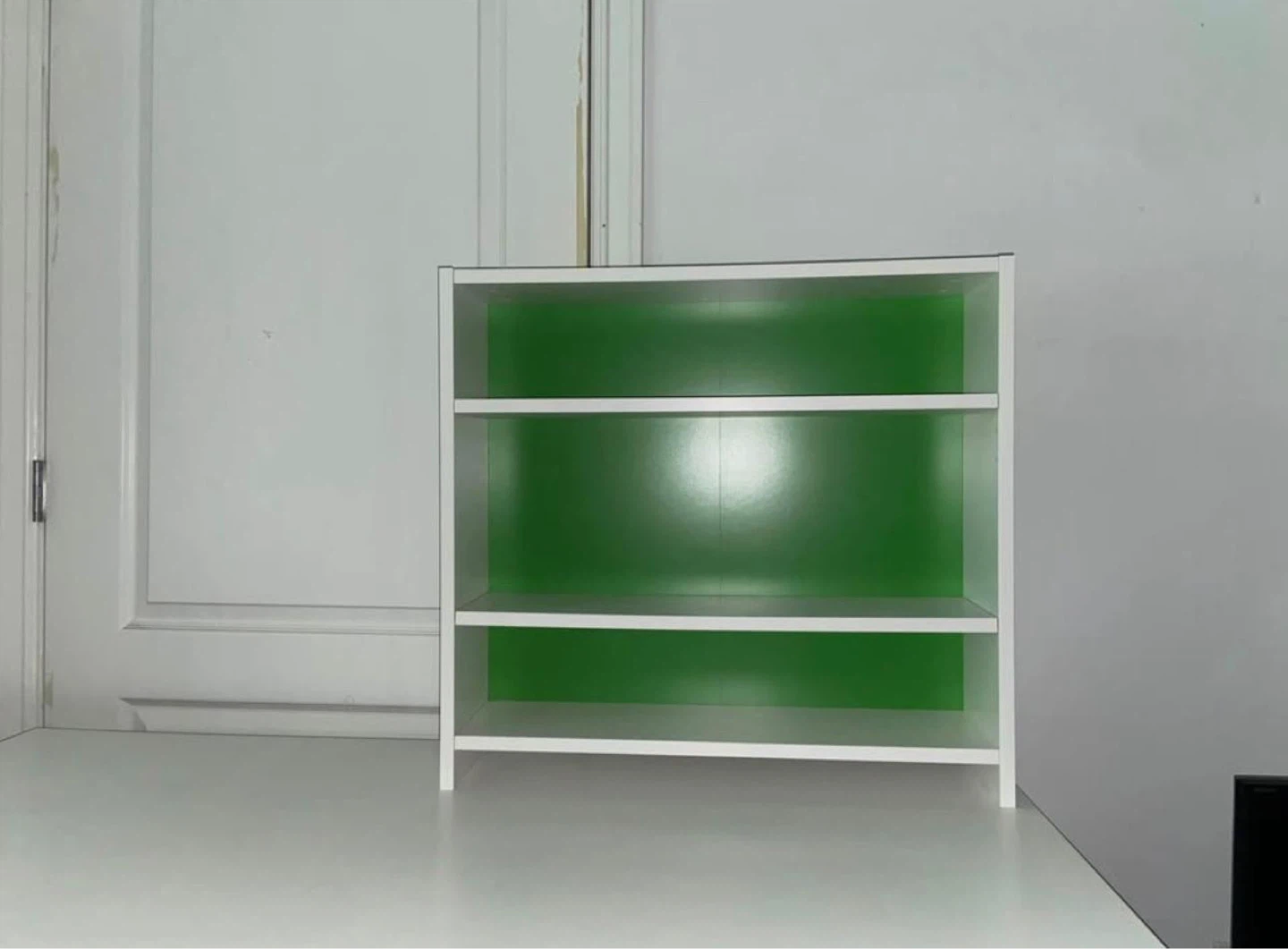 White Desk with Green 3-Shelf Hutch - photo 2