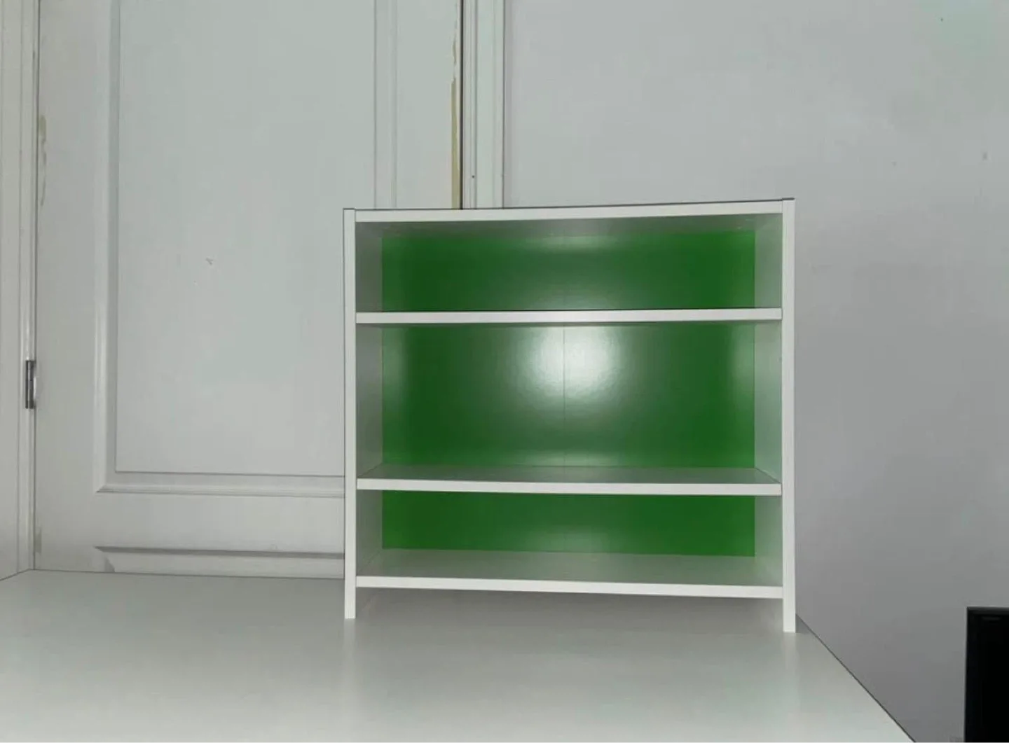 White Desk with Green 3-Shelf Hutch - photo 2
