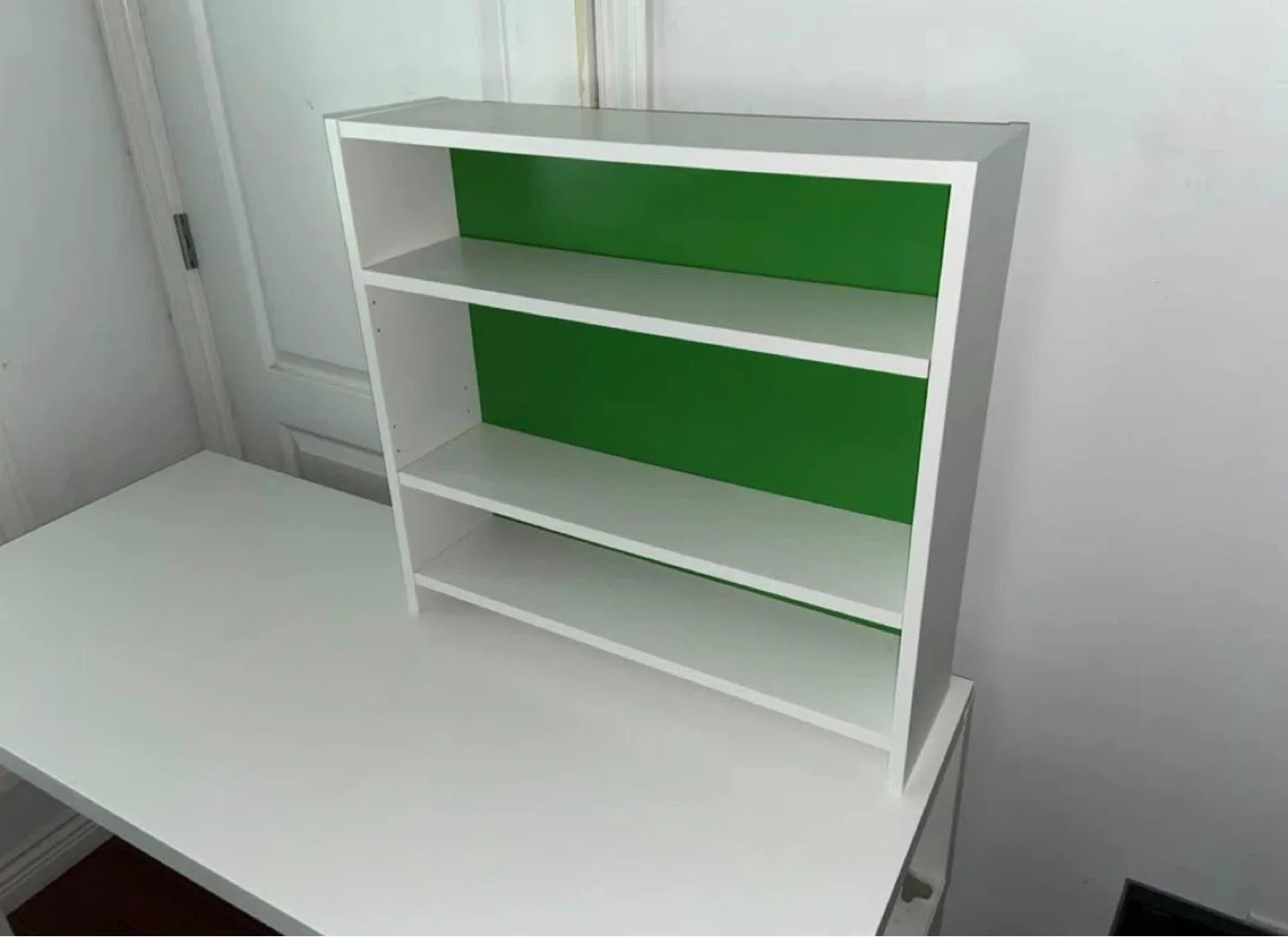 White Desk with Green 3-Shelf Hutch - photo 4