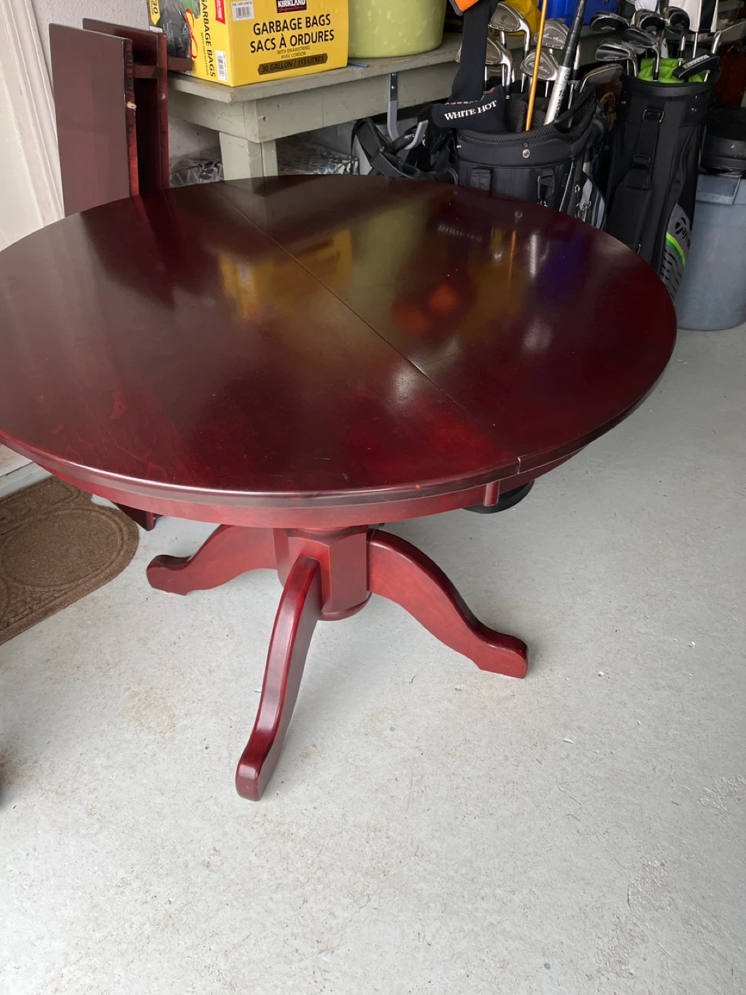 Round Pedestal Dining Table - Cherry Finish - photo 5
