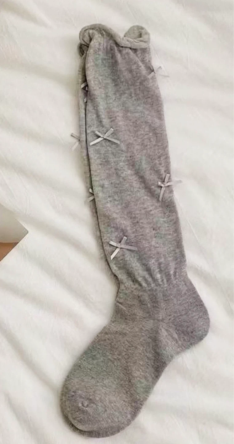 BRAND NEW - Cute Grey Knee-High Socks with Bows - photo 2