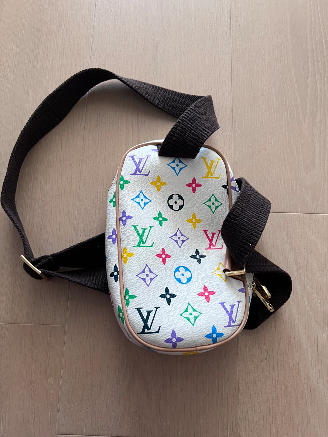 LV Shoulder Bag - photo 2