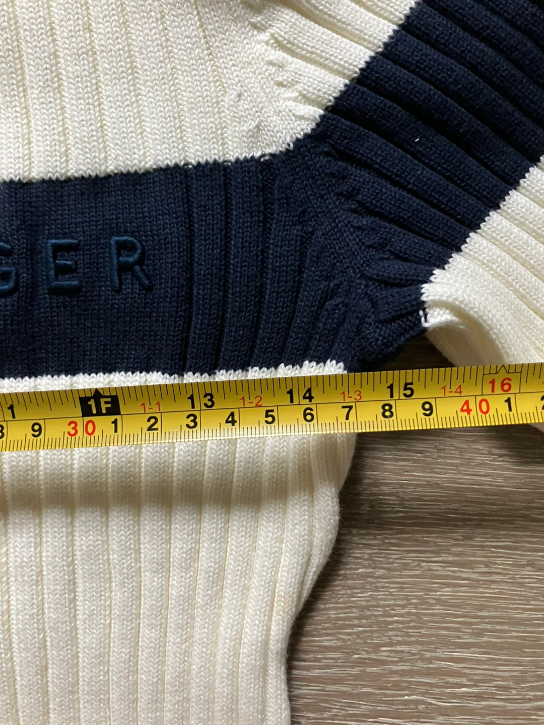 Tommy Hilfiger sweater top NEW garage sale - photo 4