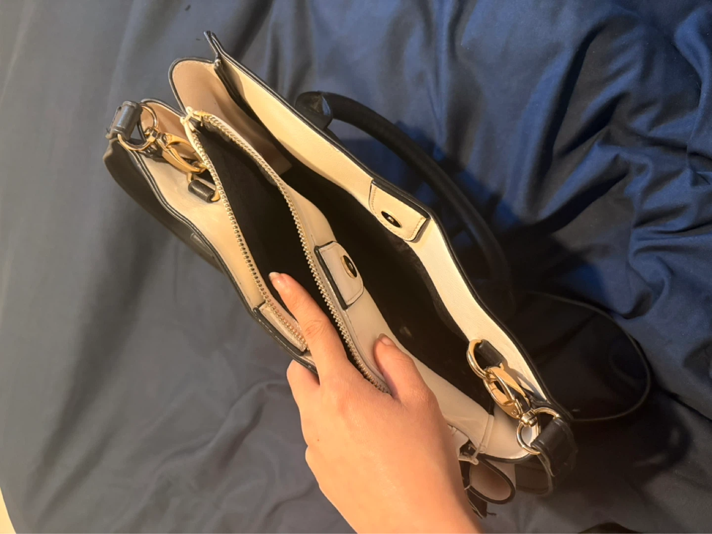 Jones New York Signature Gwyneth Handbag Satchel - photo 3