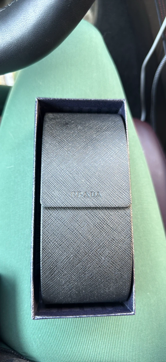 Prada SPR 06Y Sunglasses – Tortoiseshell – Authentic w/ Case - photo 2