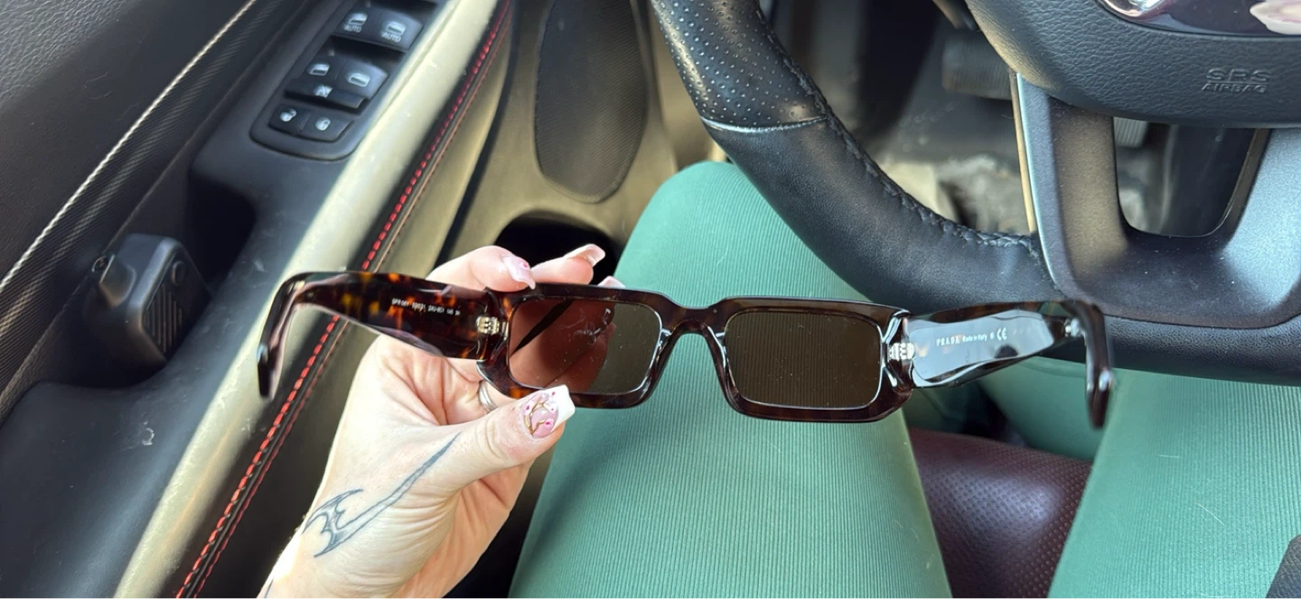 Prada SPR 06Y Sunglasses – Tortoiseshell – Authentic w/ Case - photo 4