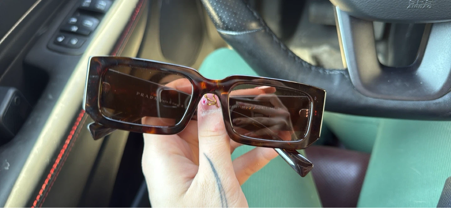 Prada SPR 06Y Sunglasses – Tortoiseshell – Authentic w/ Case - photo 3
