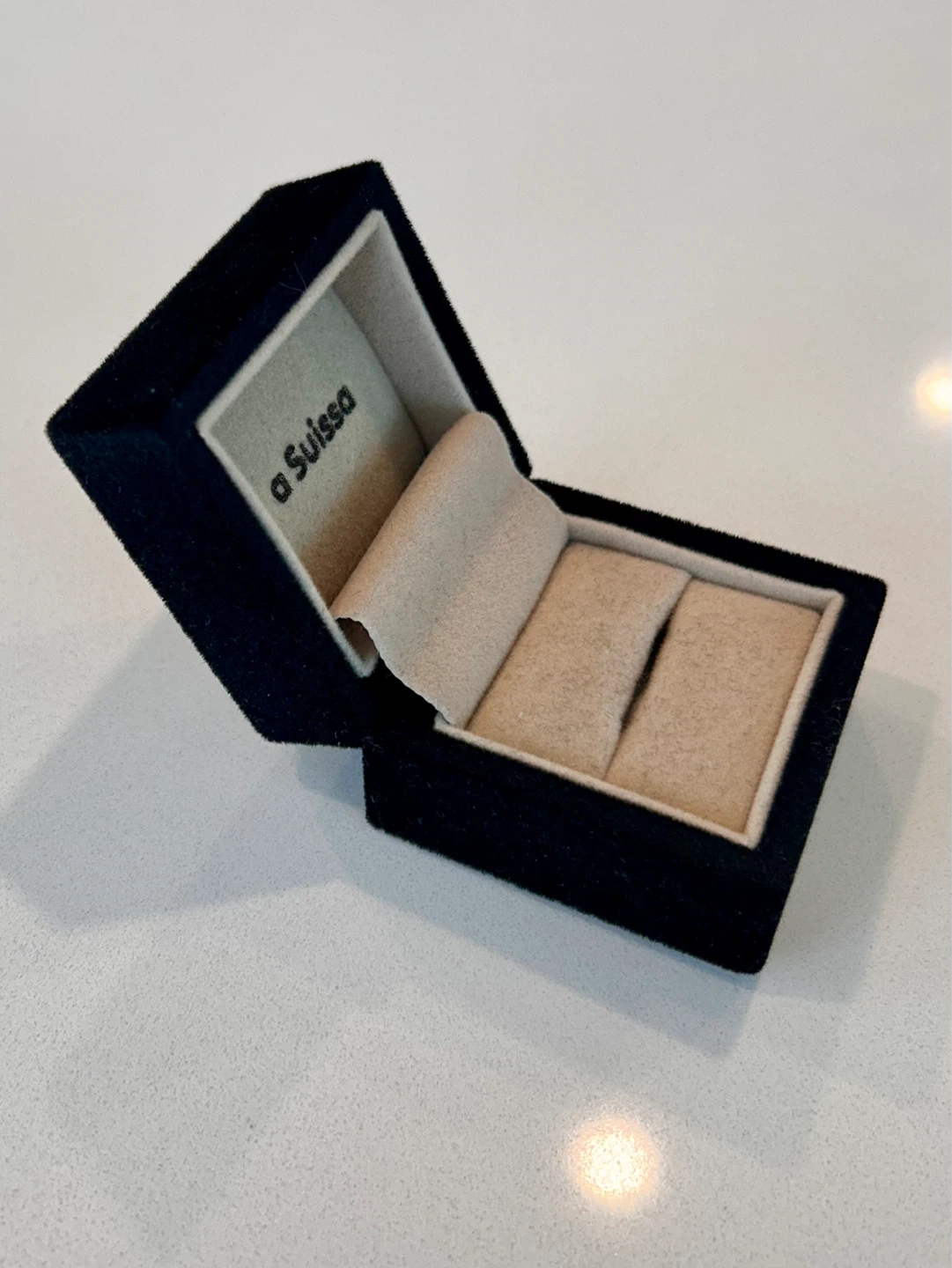 Velvet Ring Box - Black & Tan