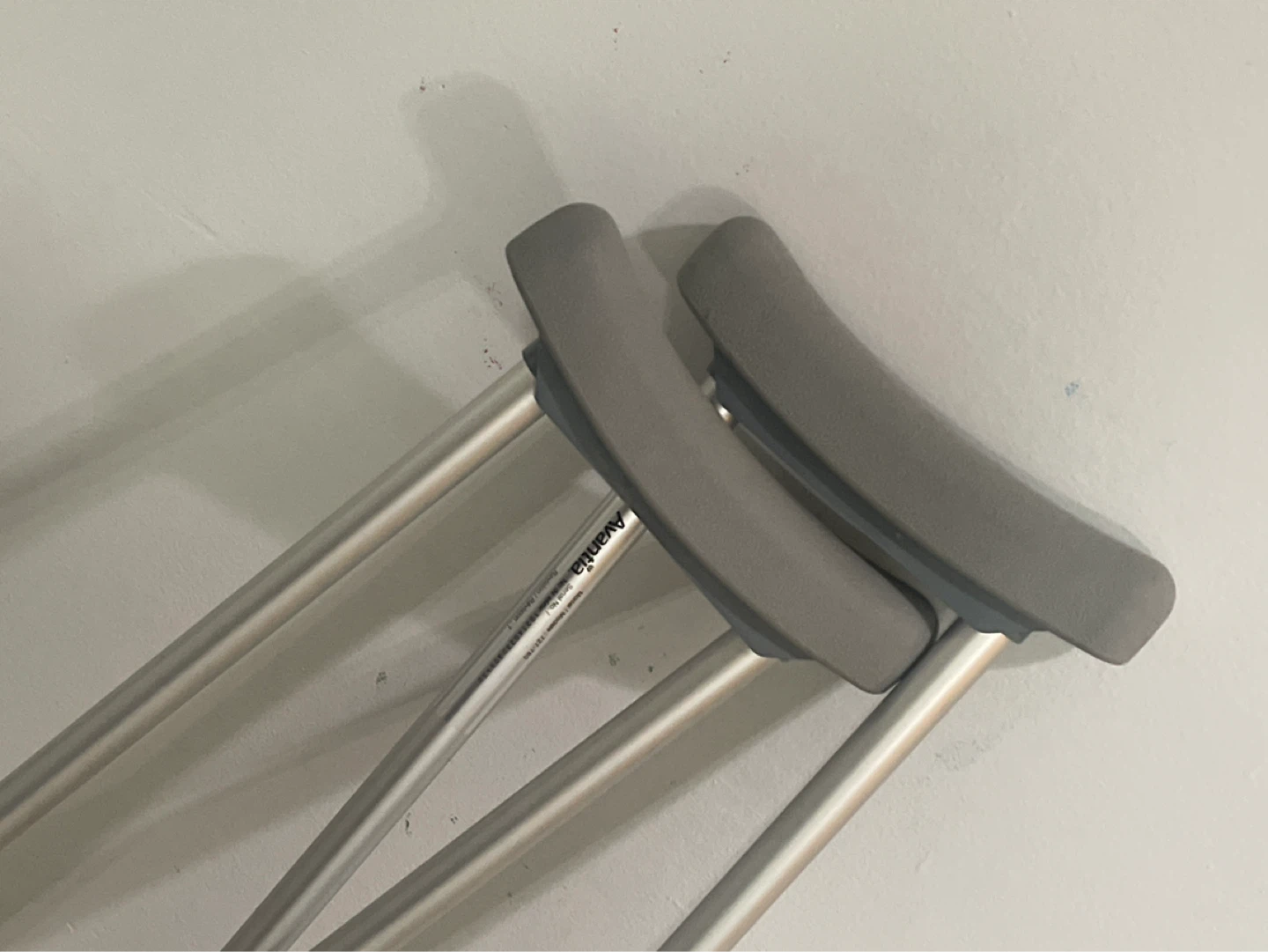 Avantia Adjustable Crutches - photo 3