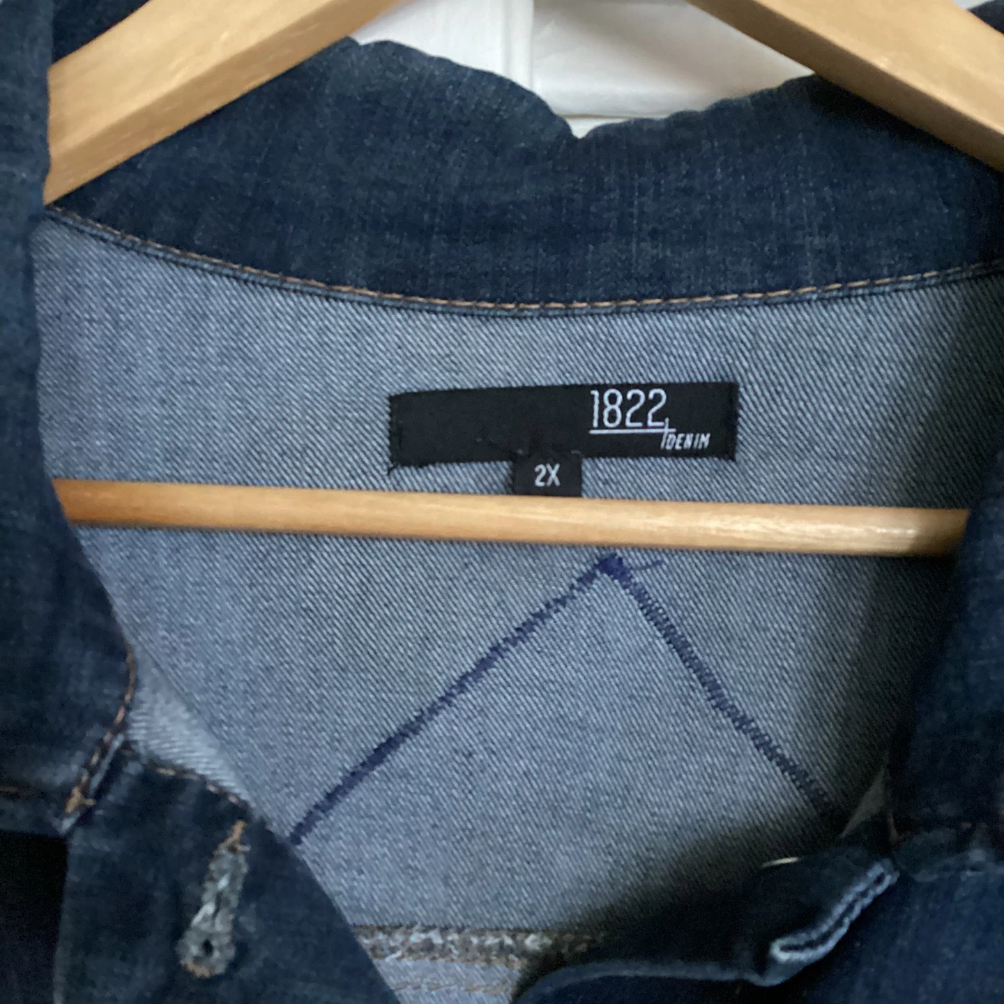 Upcycled Denim Jacket with Handmade Quilted Star - photo 4