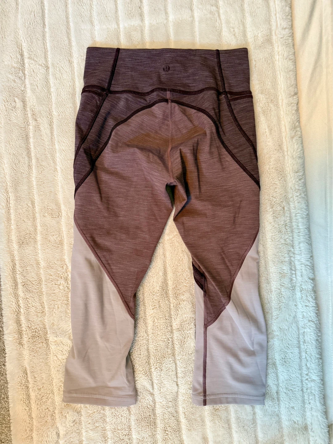 Women's lululemon crop legging size 6 - photo 2