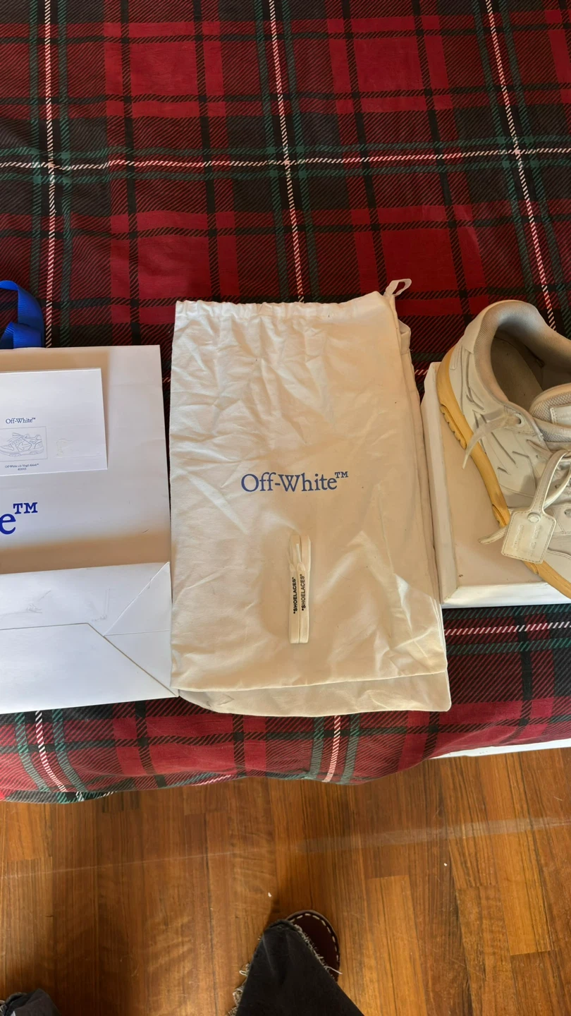 Off-White White Leather Low Top Sneakers with Yellow Soles - photo 3