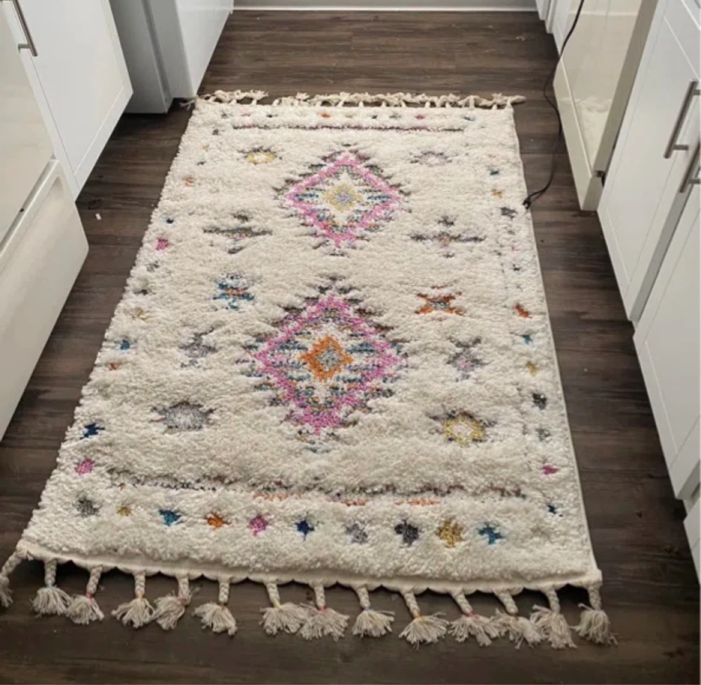 Cream Moroccan-style Shag Rug with Tassels