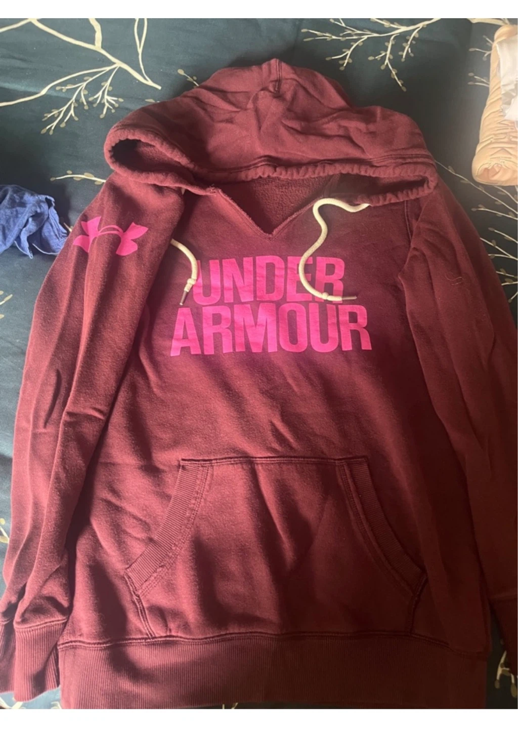 🌱Under Armour Burgundy Hoodie