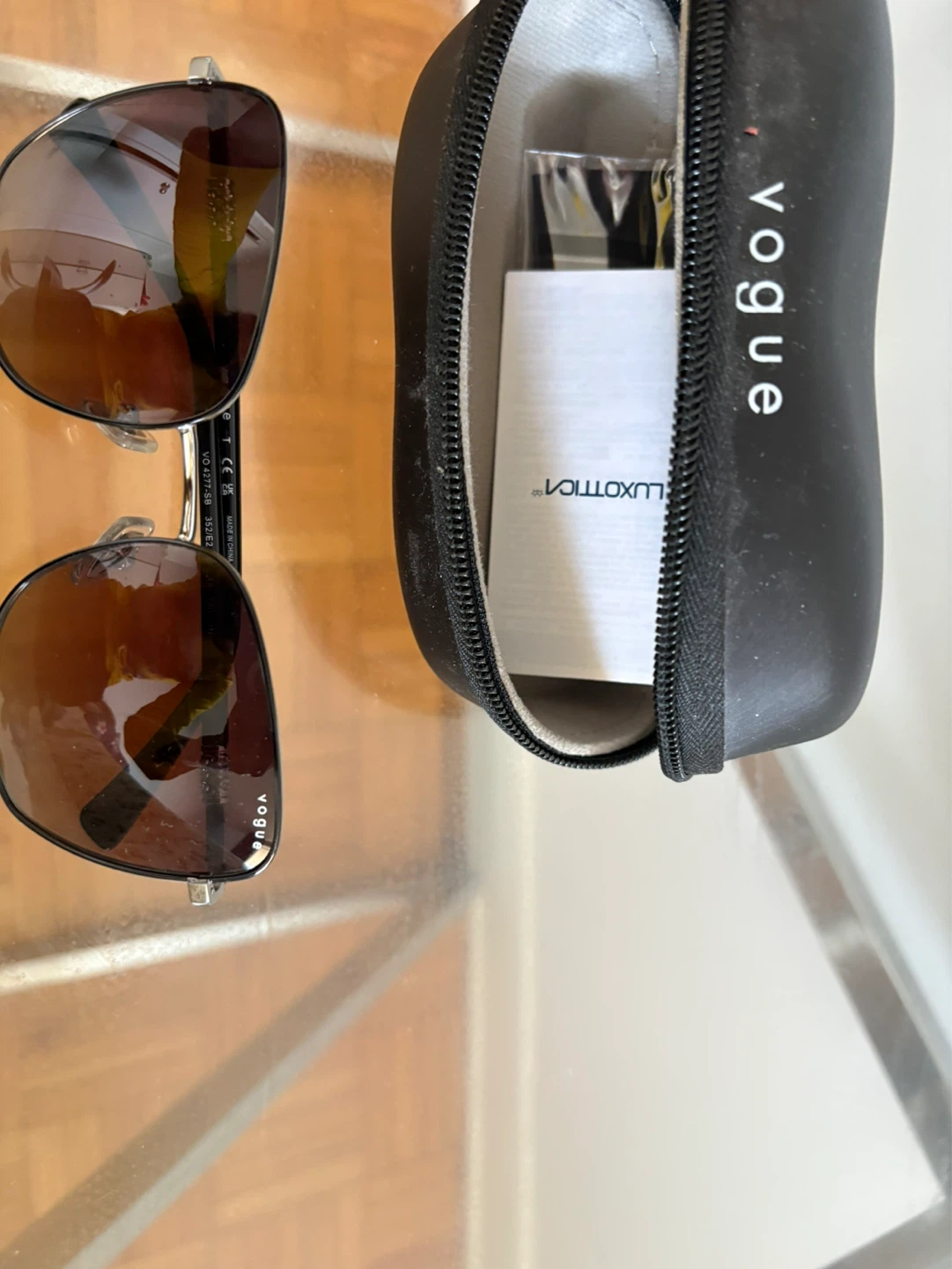 Vogue Sunglasses with Case - photo 2