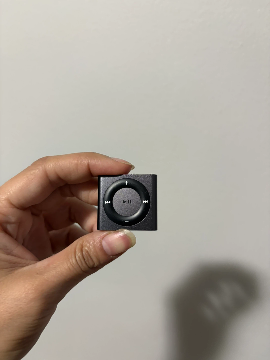 Apple iPod Shuffle (4th Gen) Silver 🌱