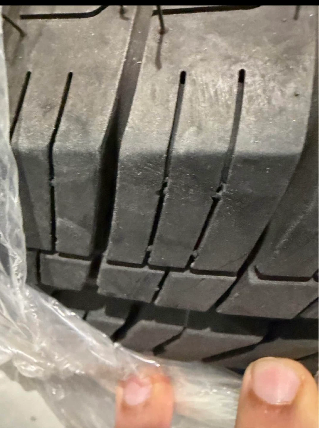 Bridgestone Dueller All-Season Tires - photo 5