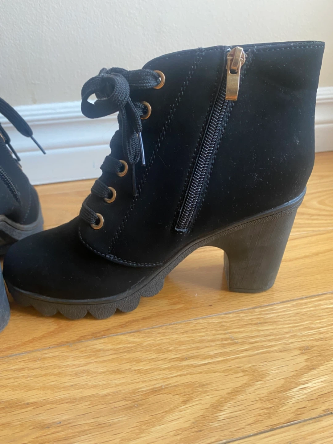 Black Lace-Up Heeled Ankle Boots Size 36 - photo 3