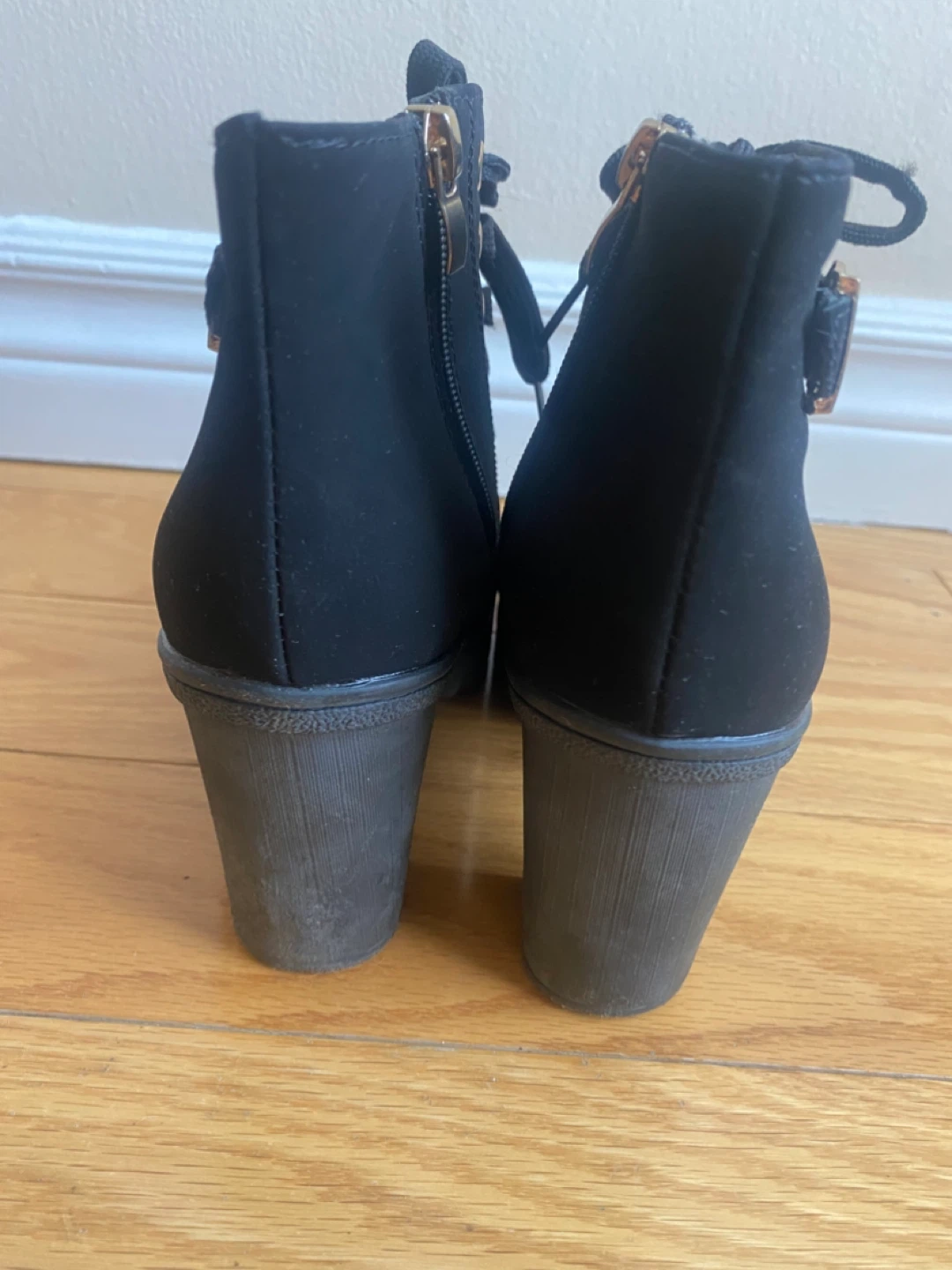 Black Lace-Up Heeled Ankle Boots Size 36 - photo 4