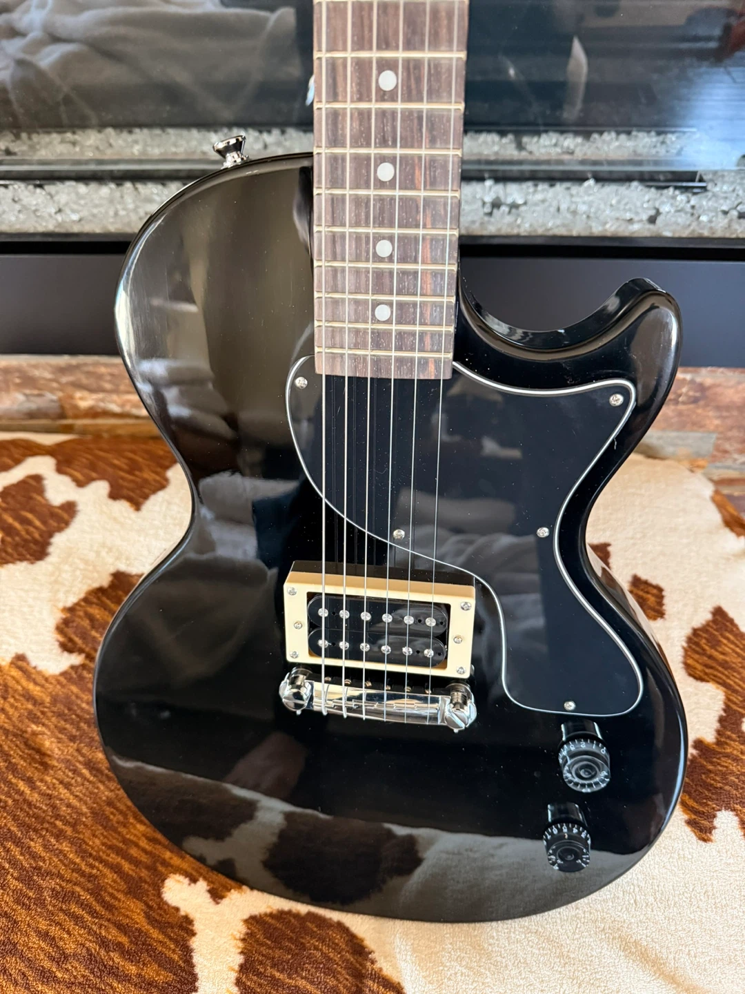 Epiphone Les Paul Junior Electric Guitar - Black - photo 2