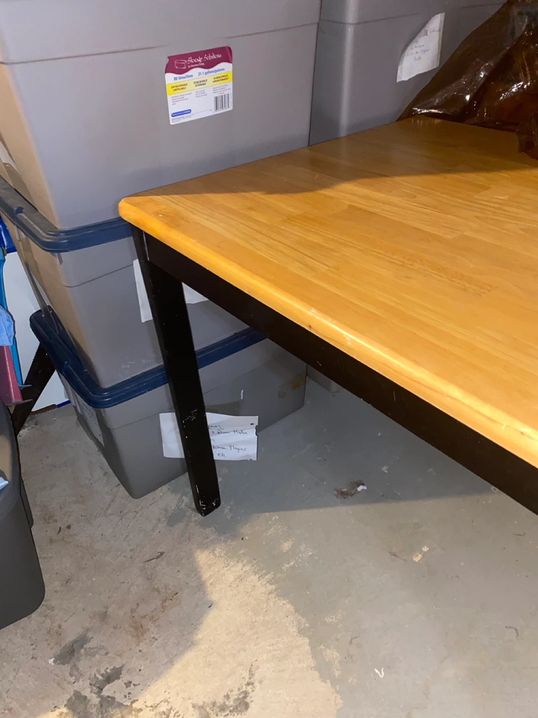 4 black metal chairs with padded seats - photo 4