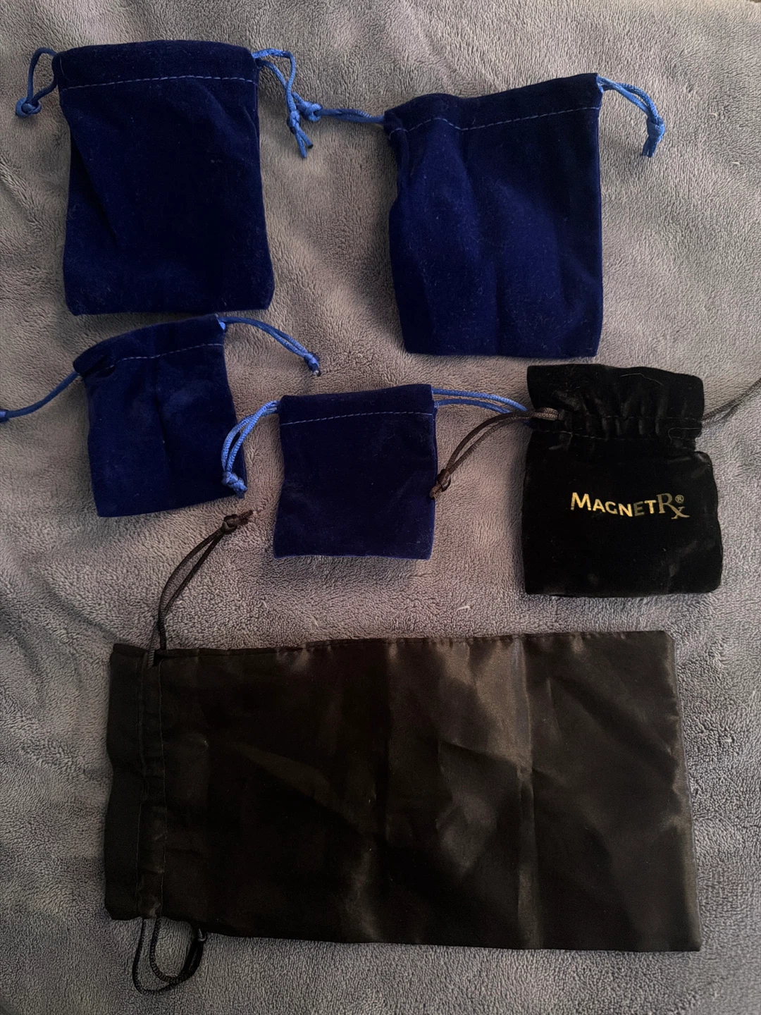 Set of 5 Small Pouches 🌴