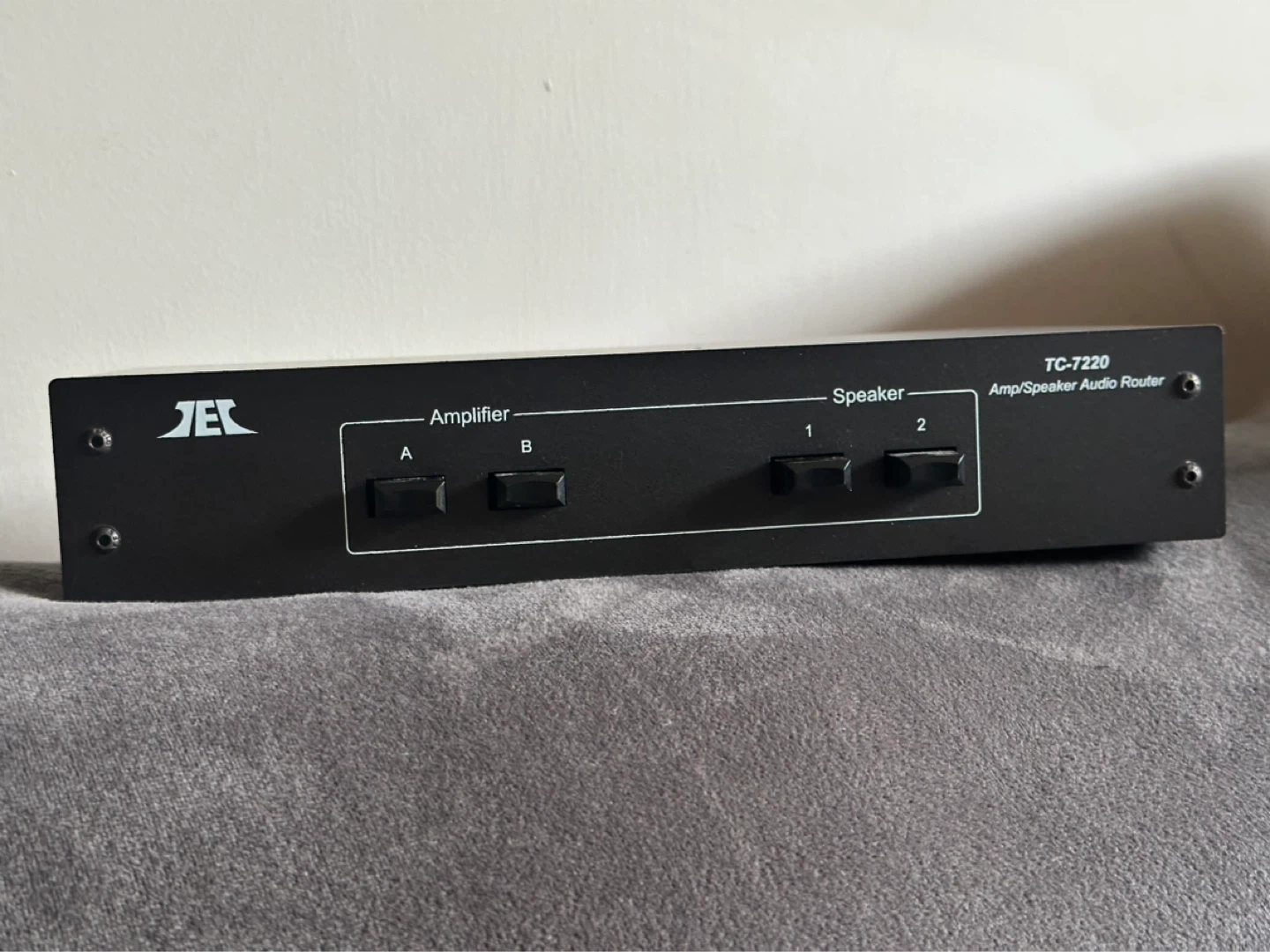 Tec TC-7220 amp/speaker audio router