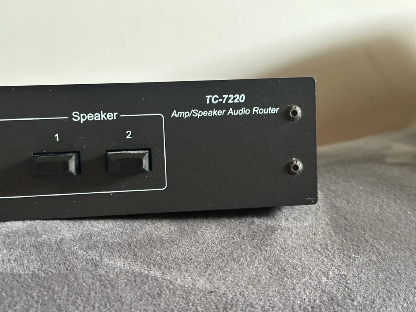 Tec TC-7220 amp/speaker audio router - photo 2